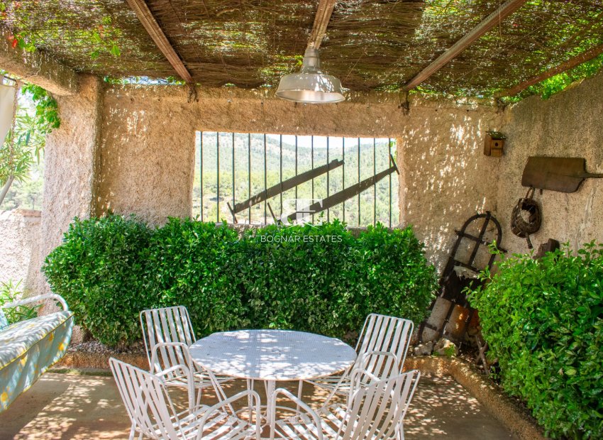 Resale - Villa -
Onil