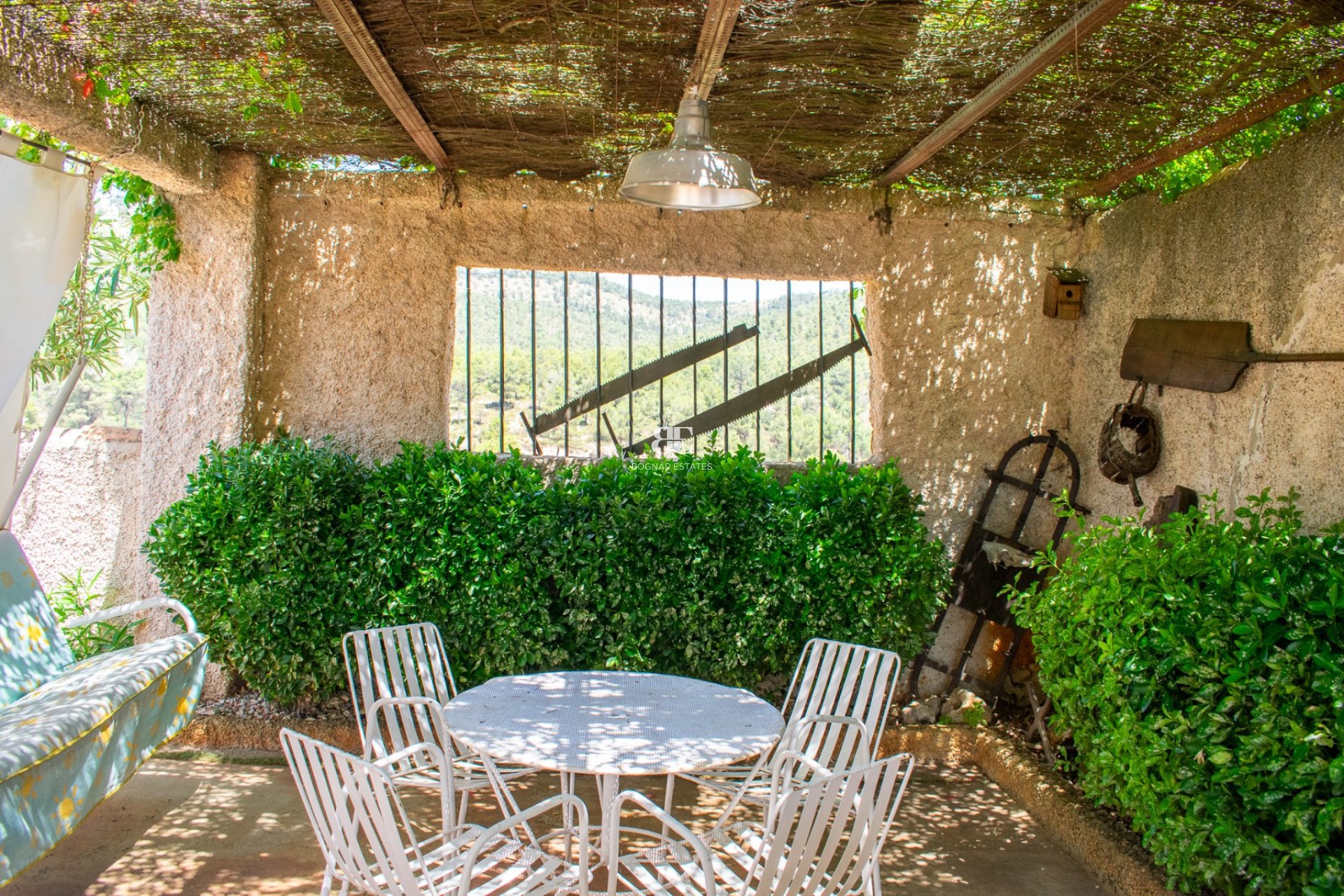 Resale - Villa -
Onil