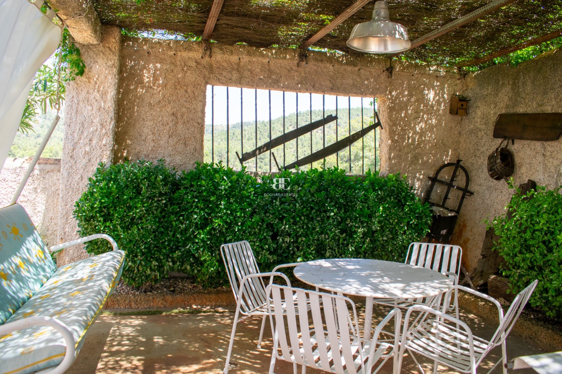 Resale - Villa -
Onil