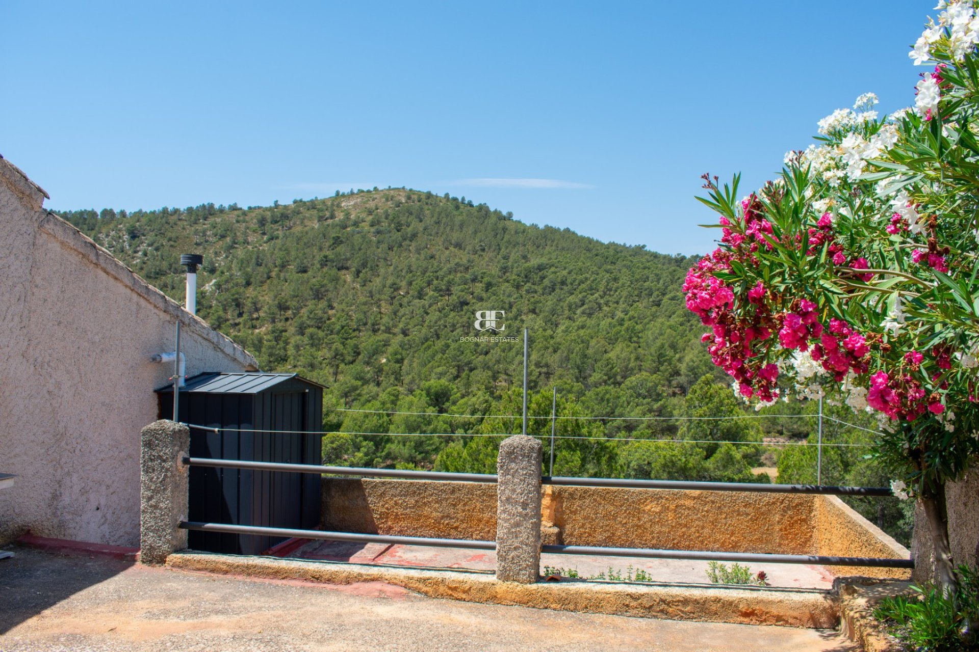 Resale - Villa -
Onil