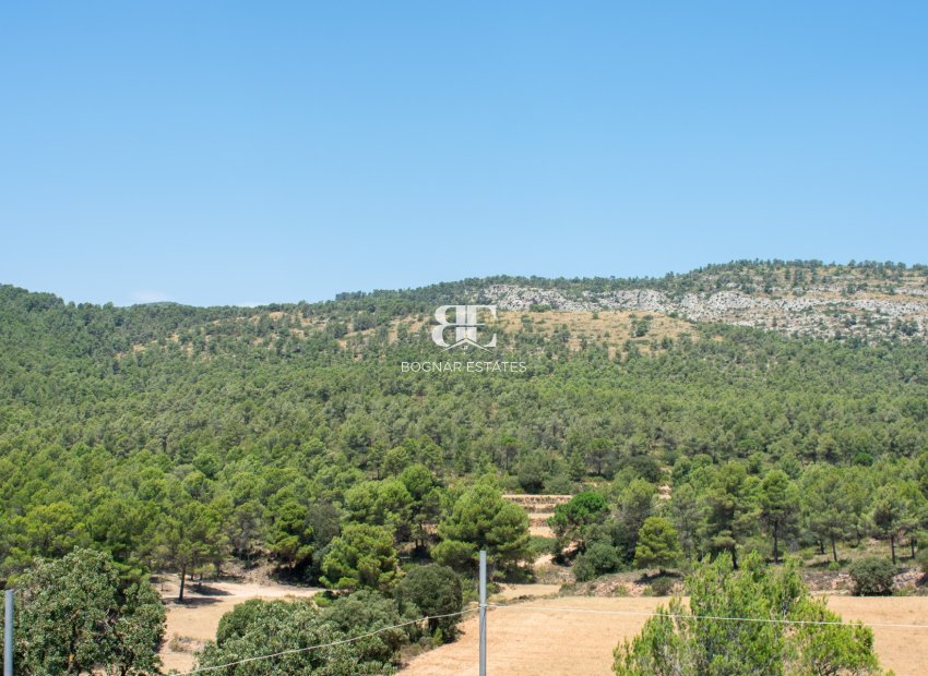 Resale - Villa -
Onil