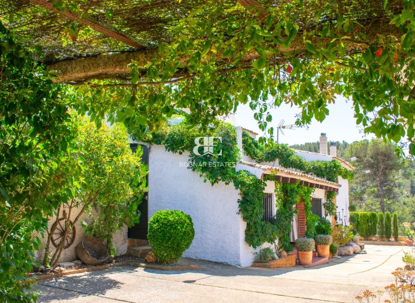 Resale - Villa -
Onil