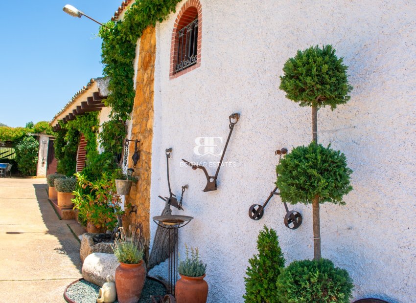 Resale - Villa -
Onil