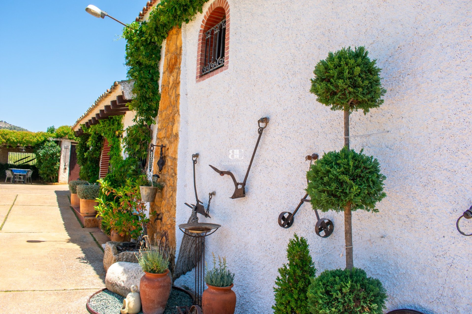 Resale - Villa -
Onil