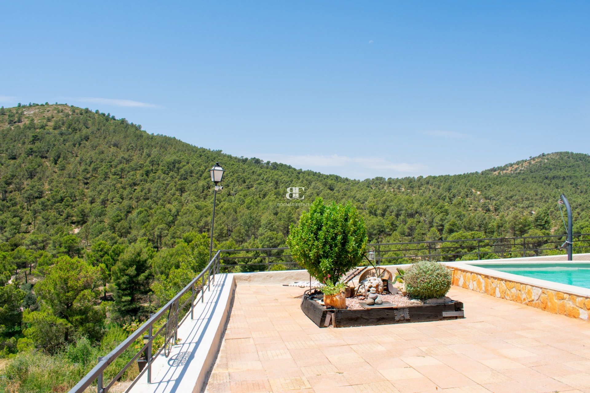 Resale - Villa -
Onil