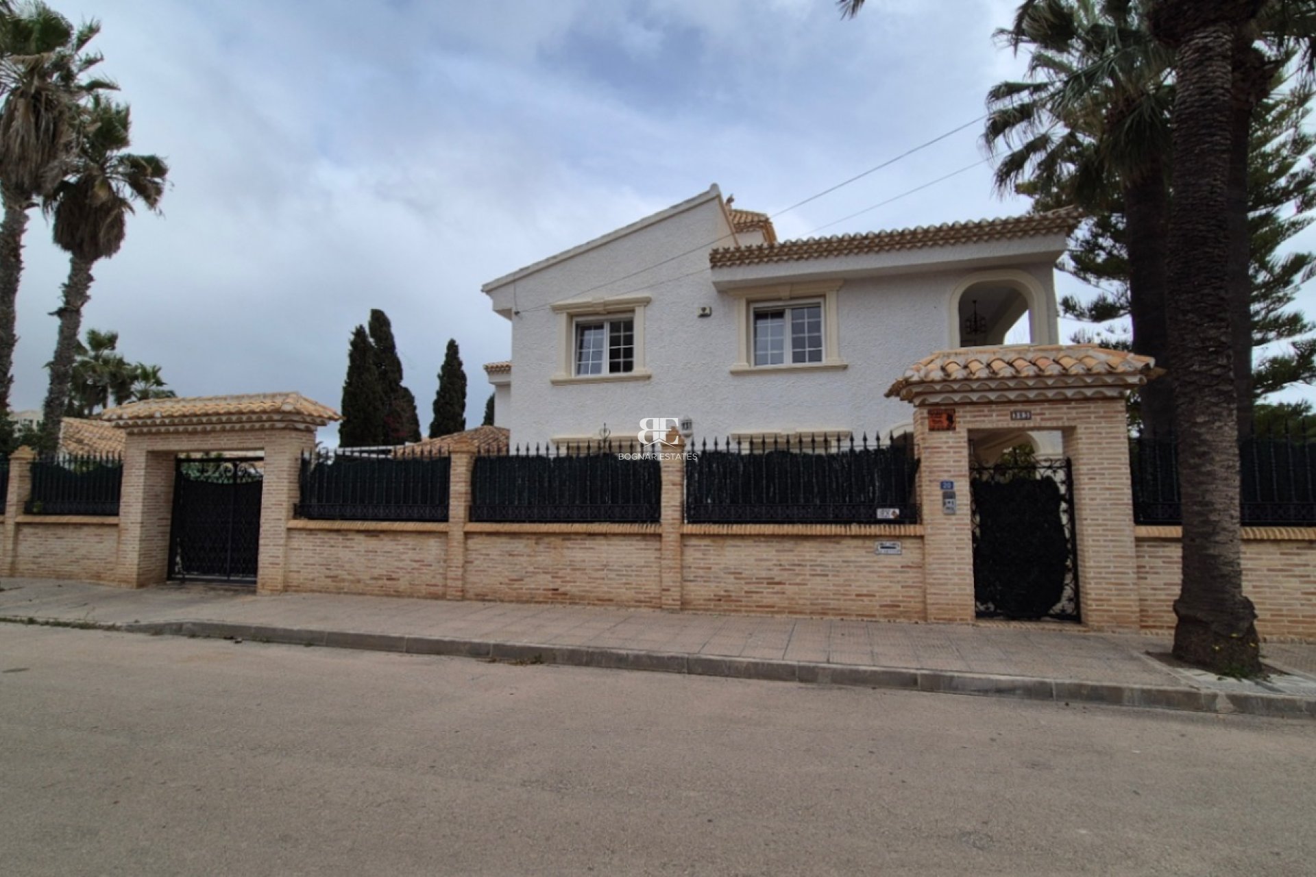 Resale - Villa -
Orihuela - Costa Blanca Sur