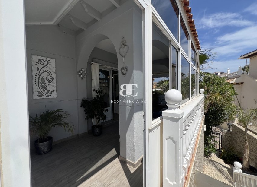 Resale - Villa -
Orihuela - Costa Blanca