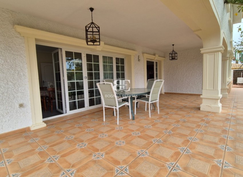 Resale - Villa -
Orihuela - Costa Blanca