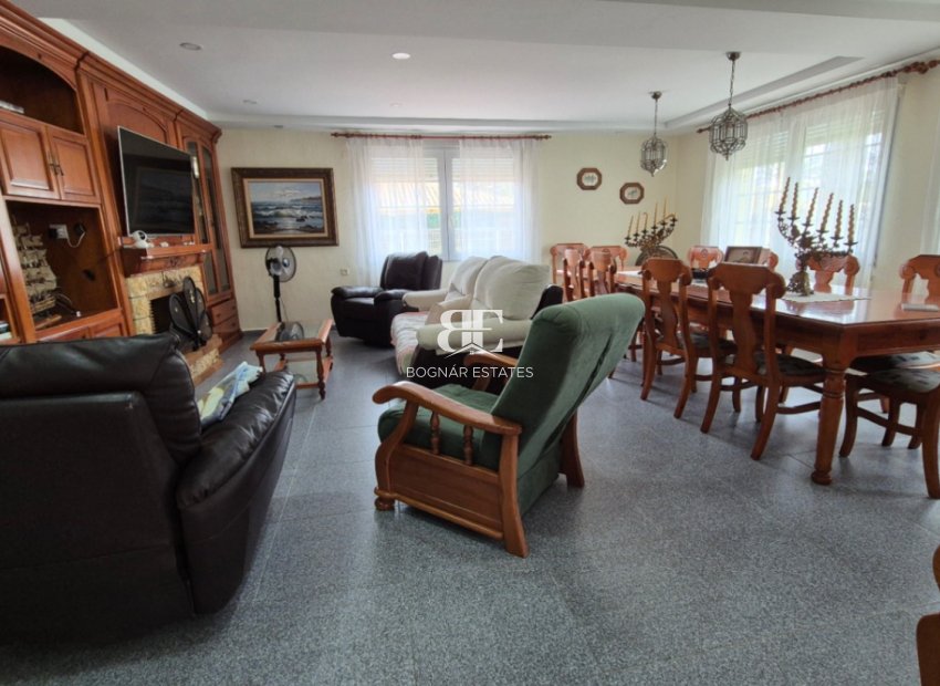 Resale - Villa -
Orihuela - Costa Blanca