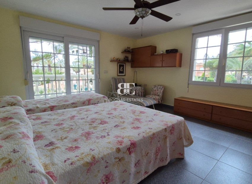 Resale - Villa -
Orihuela - Costa Blanca