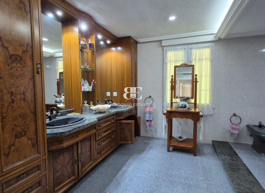 Resale - Villa -
Orihuela - Costa Blanca