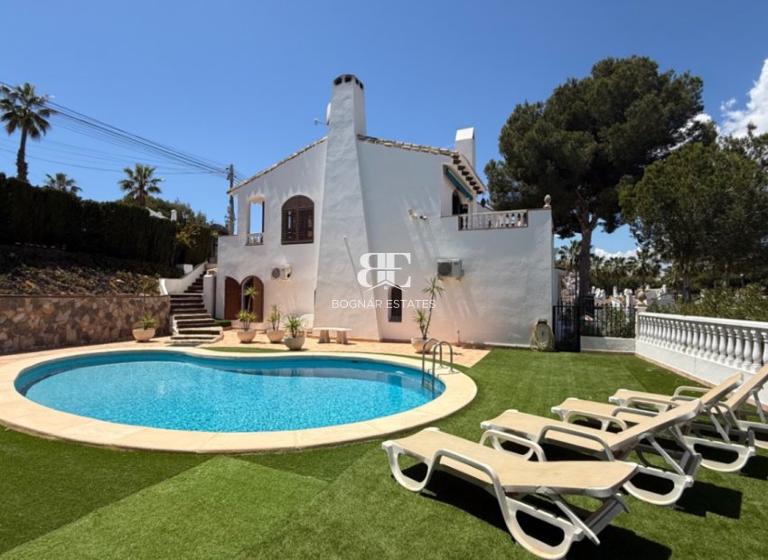 Resale - Villa -
Orihuela - Costa Blanca