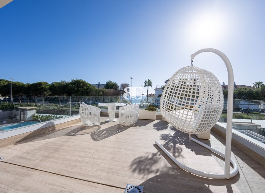 Resale - Villa -
Orihuela Costa - Cabo Roig