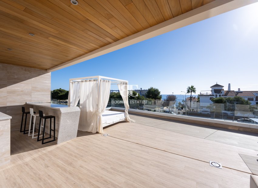 Resale - Villa -
Orihuela Costa - Cabo Roig