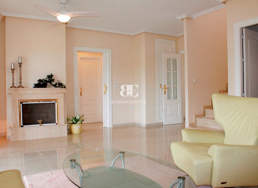 Resale - Villa -
Orihuela Costa - Campoamor Golf