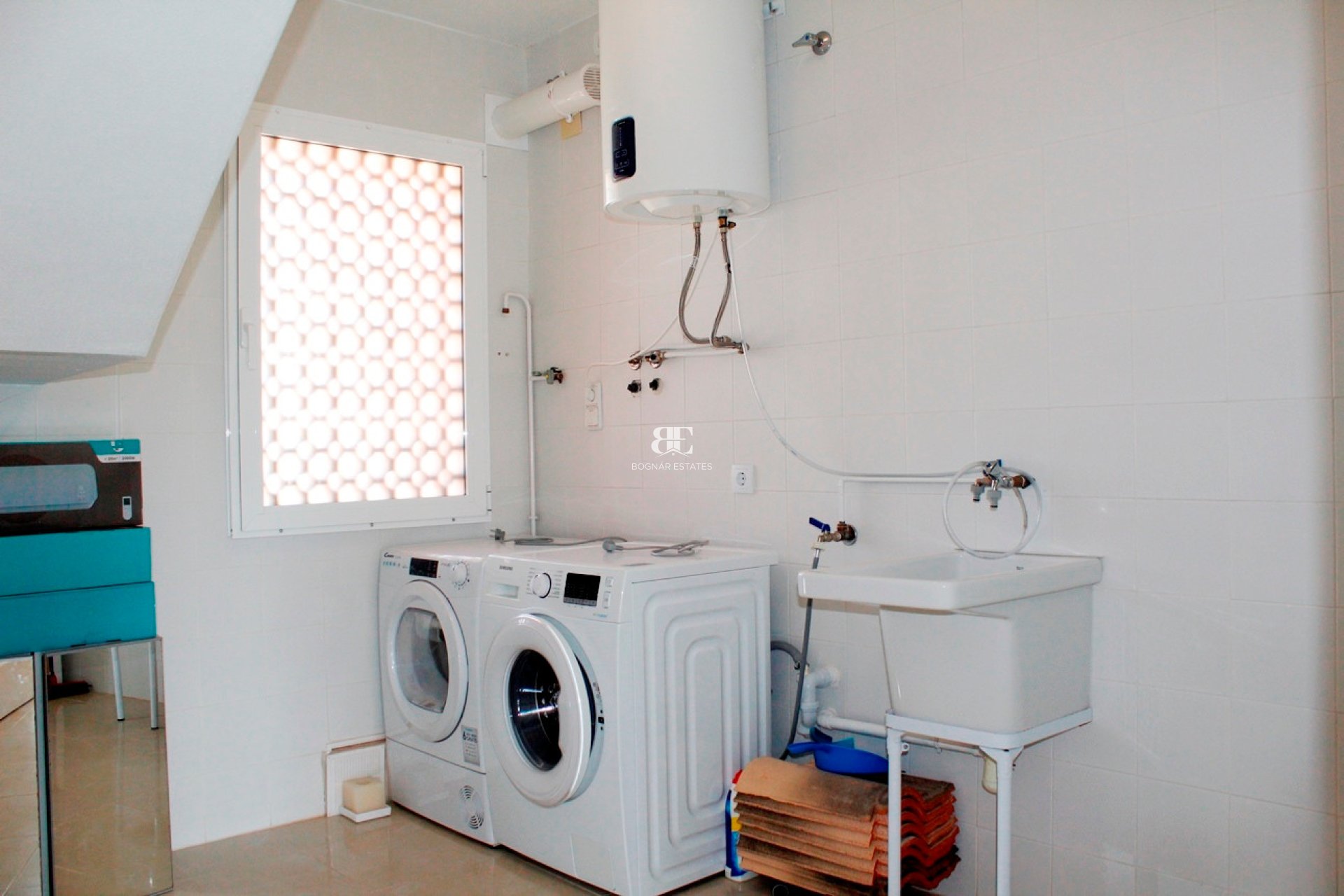 Resale - Villa -
Orihuela Costa - Campoamor Golf