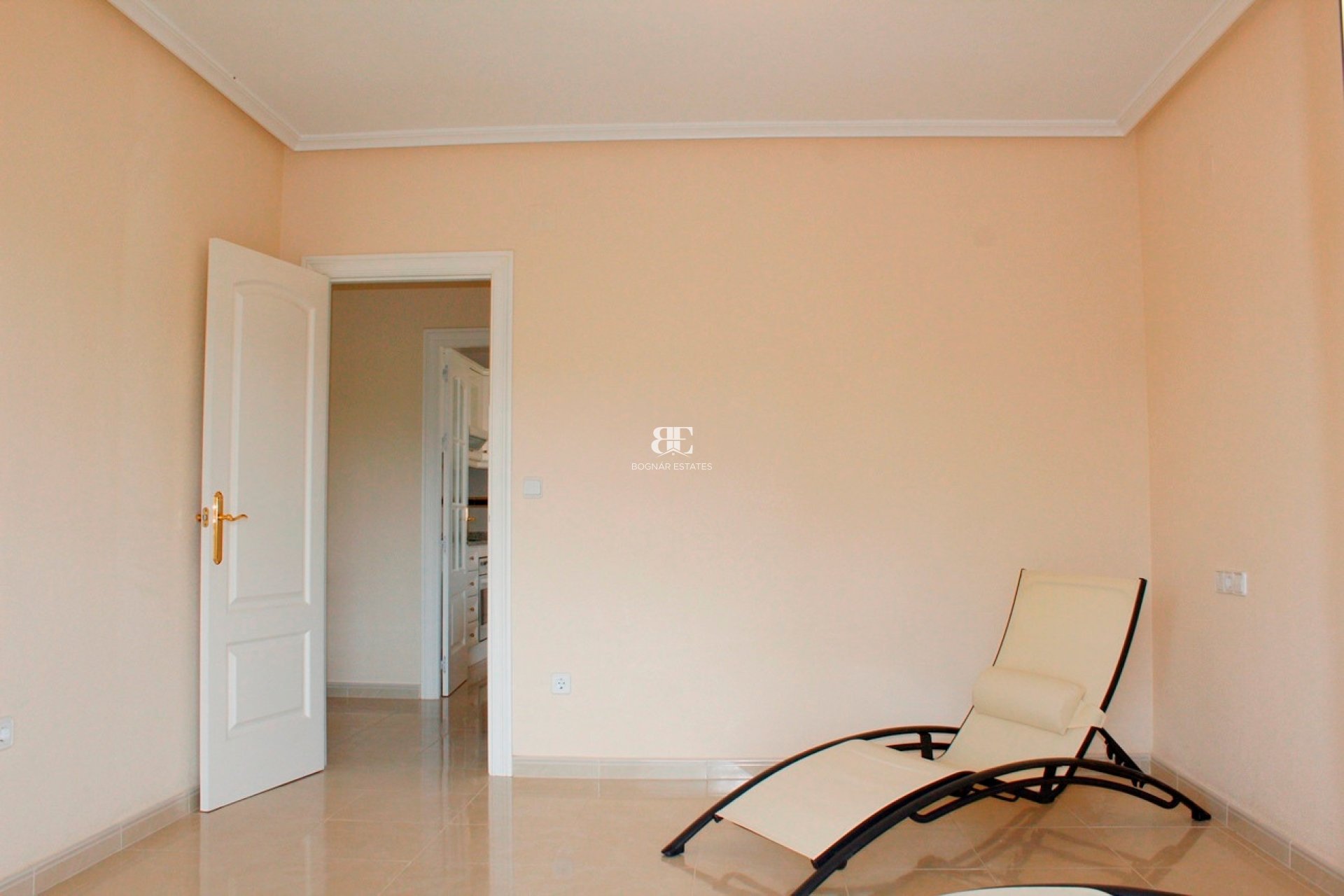 Resale - Villa -
Orihuela Costa - Campoamor Golf