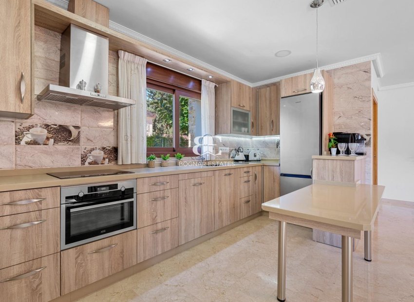Resale - Villa -
Orihuela Costa - Campoamor