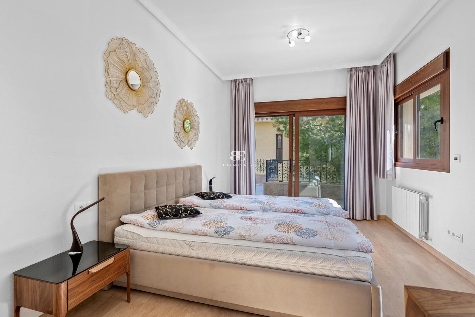 Resale - Villa -
Orihuela Costa - Campoamor