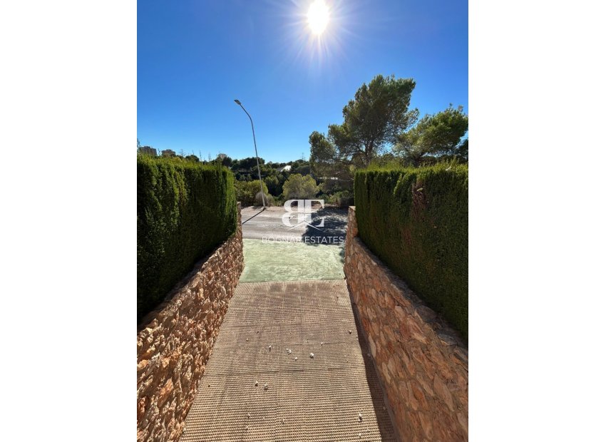 Resale - Villa -
Orihuela Costa - Dehesa de campoamor