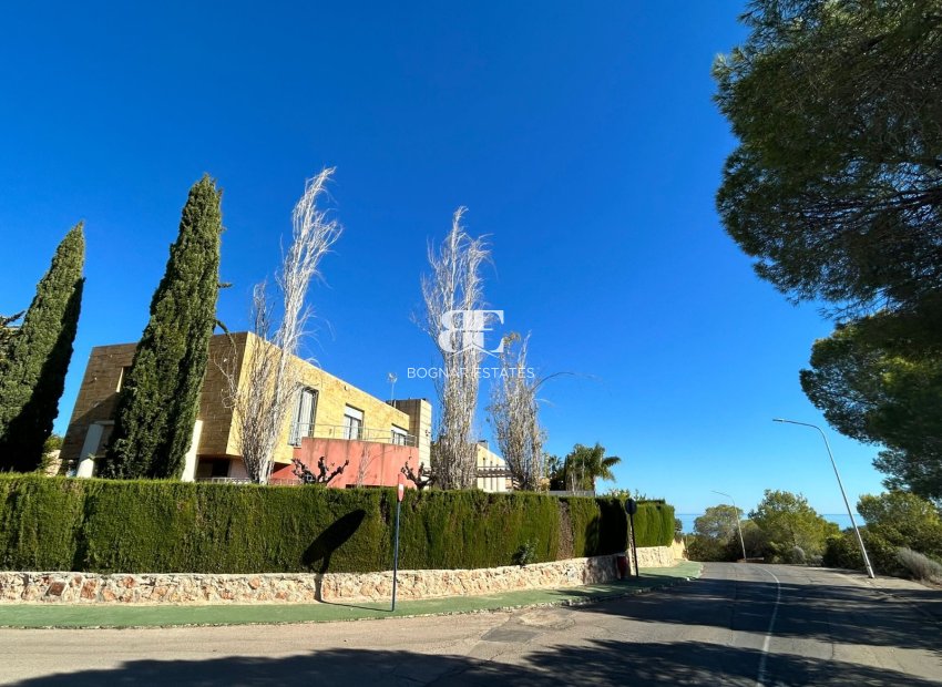 Resale - Villa -
Orihuela Costa - Dehesa de campoamor