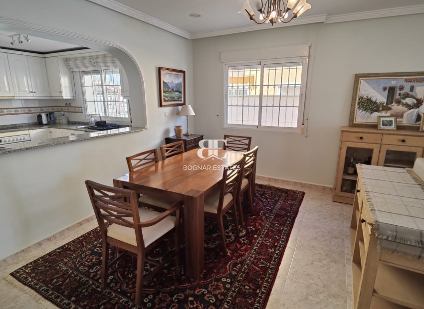 Resale - Villa -
Orihuela Costa - La Zenia