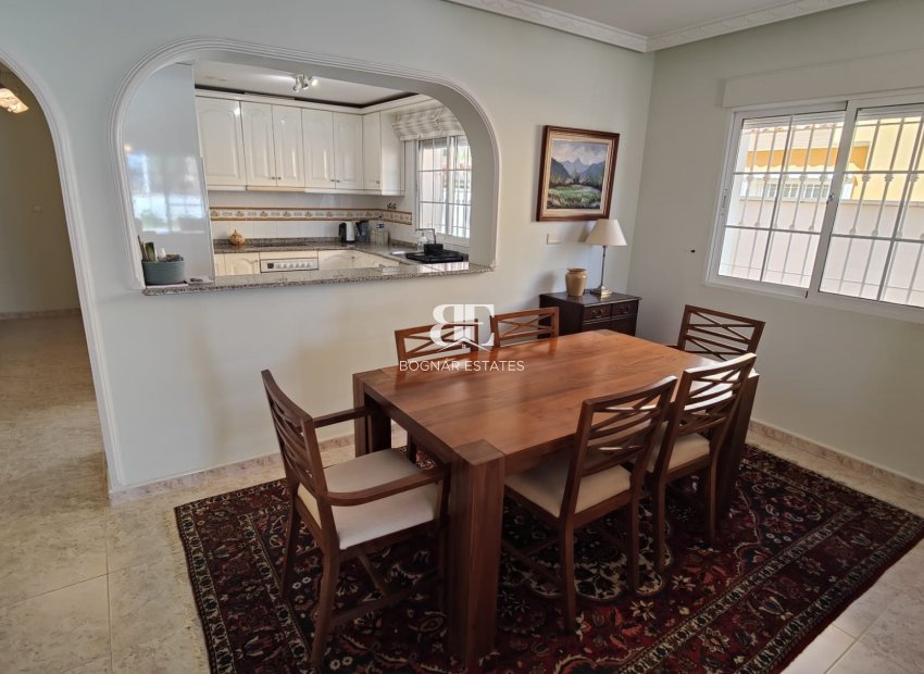 Resale - Villa -
Orihuela Costa - La Zenia