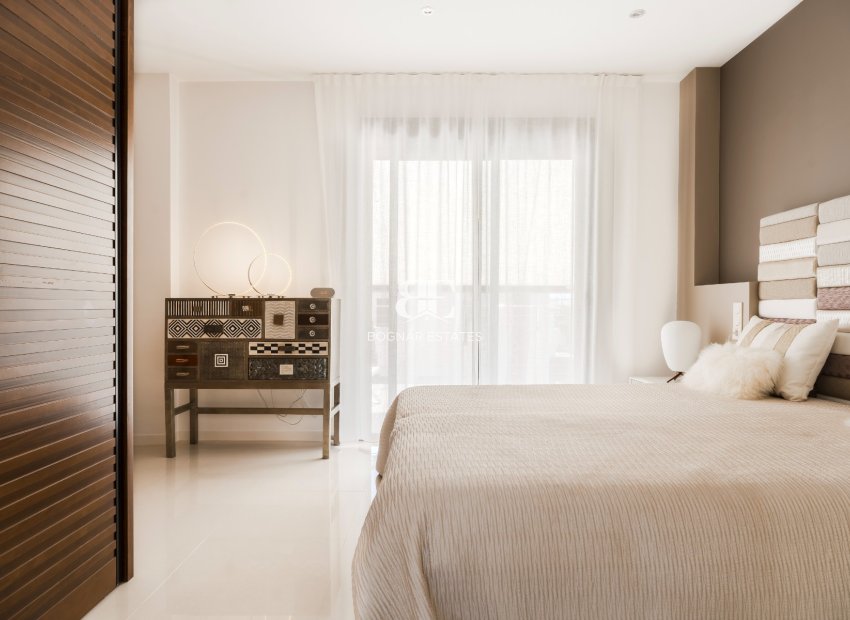 Resale - Villa -
Orihuela Costa - La Zenia