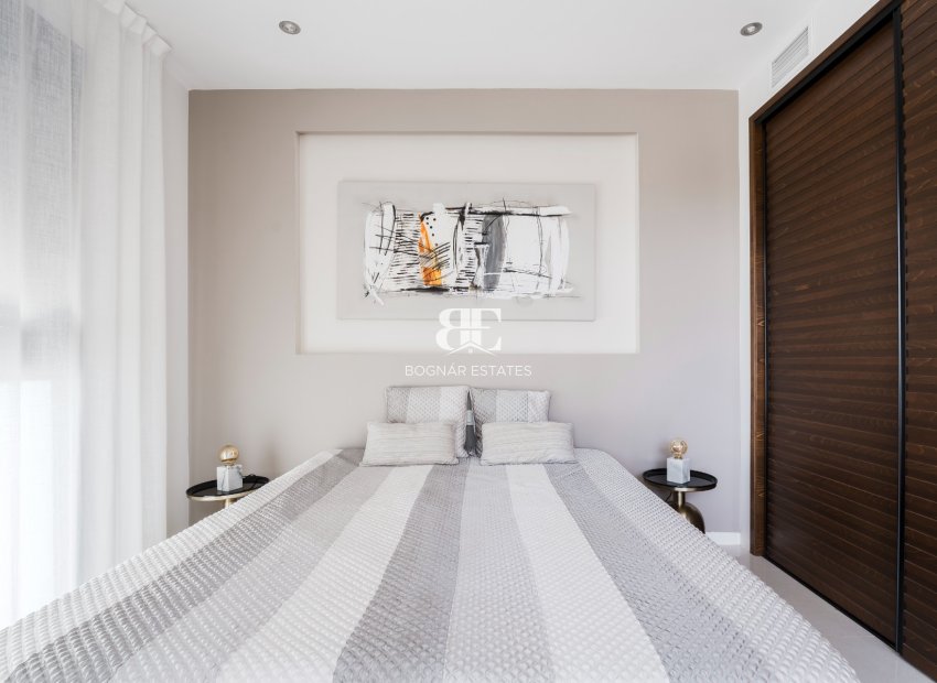 Resale - Villa -
Orihuela Costa - La Zenia