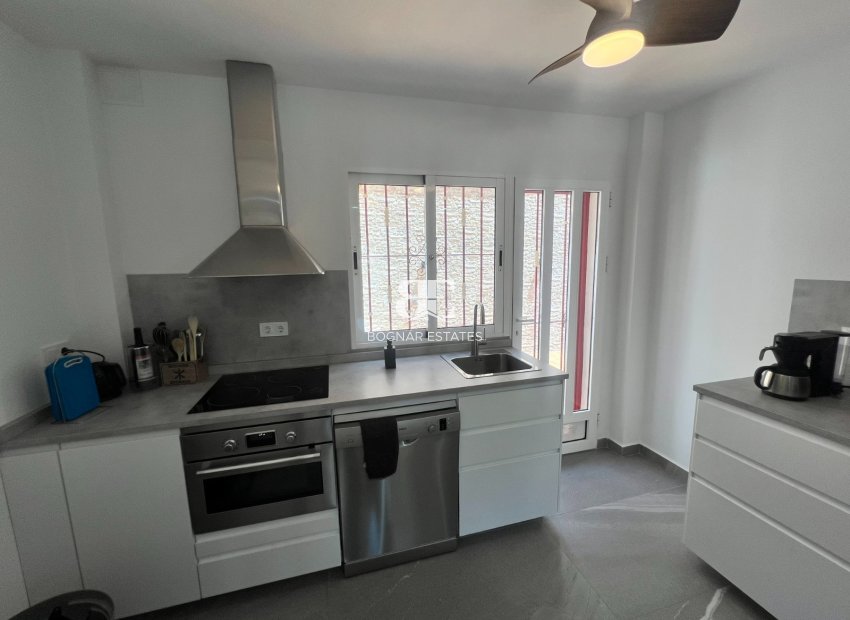 Resale - Villa -
Orihuela Costa - La Zenia