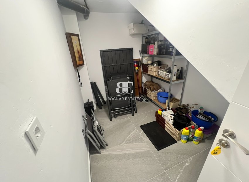 Resale - Villa -
Orihuela Costa - La Zenia