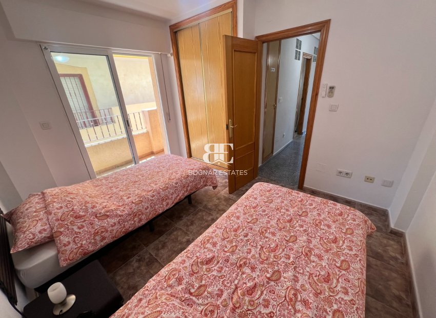 Resale - Villa -
Orihuela Costa - La Zenia