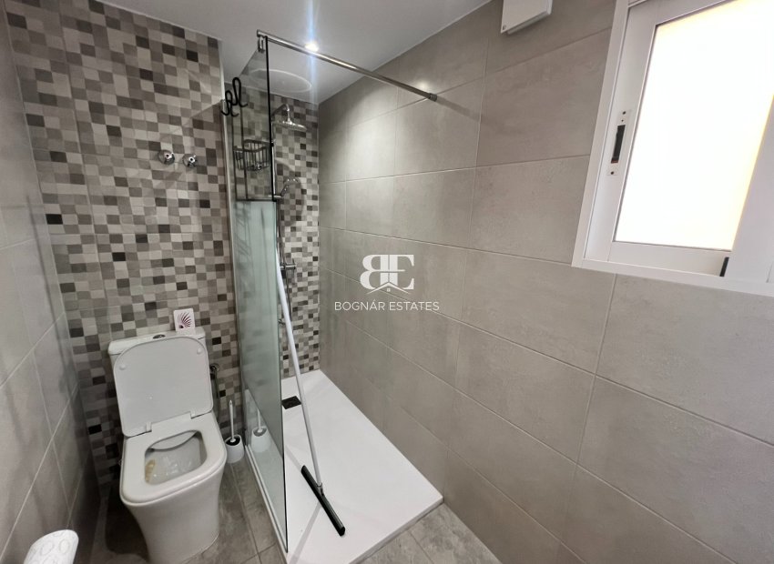 Resale - Villa -
Orihuela Costa - La Zenia