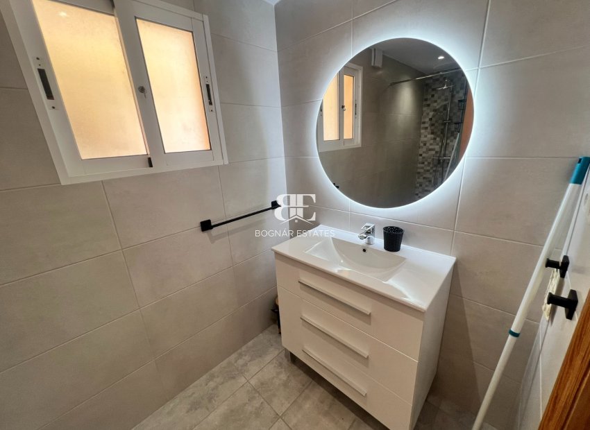 Resale - Villa -
Orihuela Costa - La Zenia