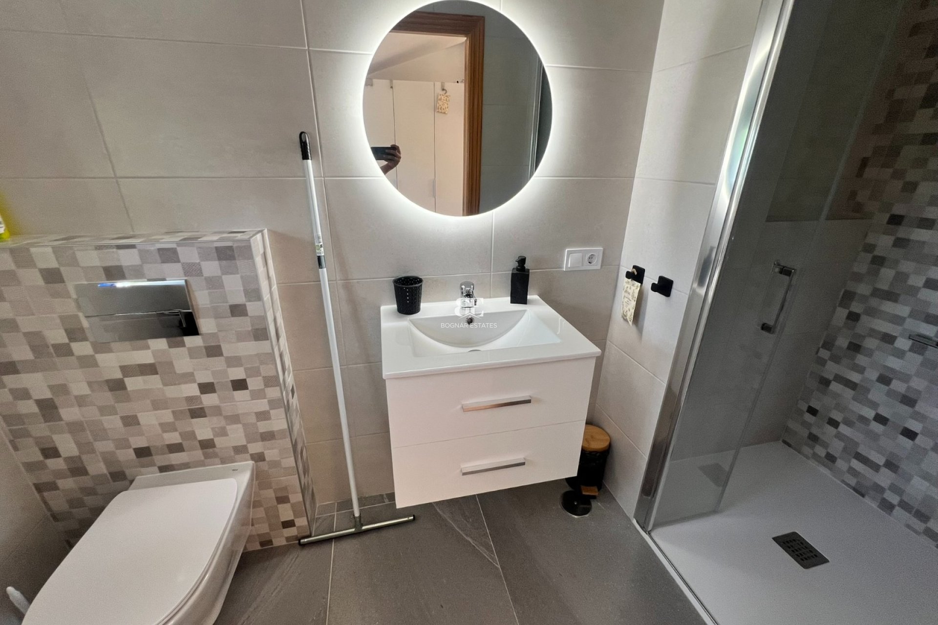 Resale - Villa -
Orihuela Costa - La Zenia