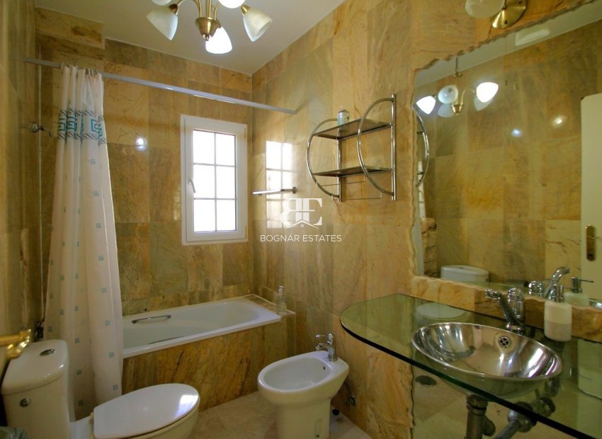 Resale - Villa -
Orihuela Costa - Las Ramblas