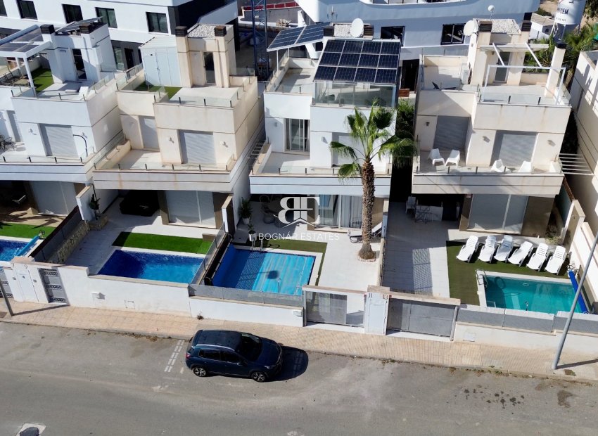 Resale - Villa -
Orihuela Costa - Lomas De Cabo Roig
