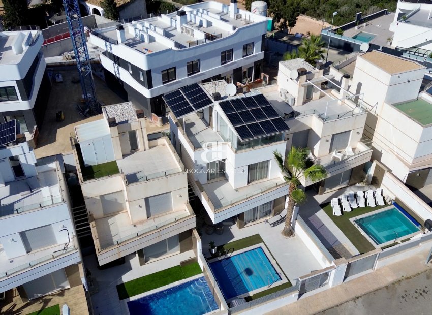 Resale - Villa -
Orihuela Costa - Lomas De Cabo Roig