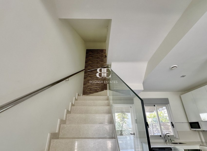 Resale - Villa -
Orihuela Costa - Lomas De Cabo Roig