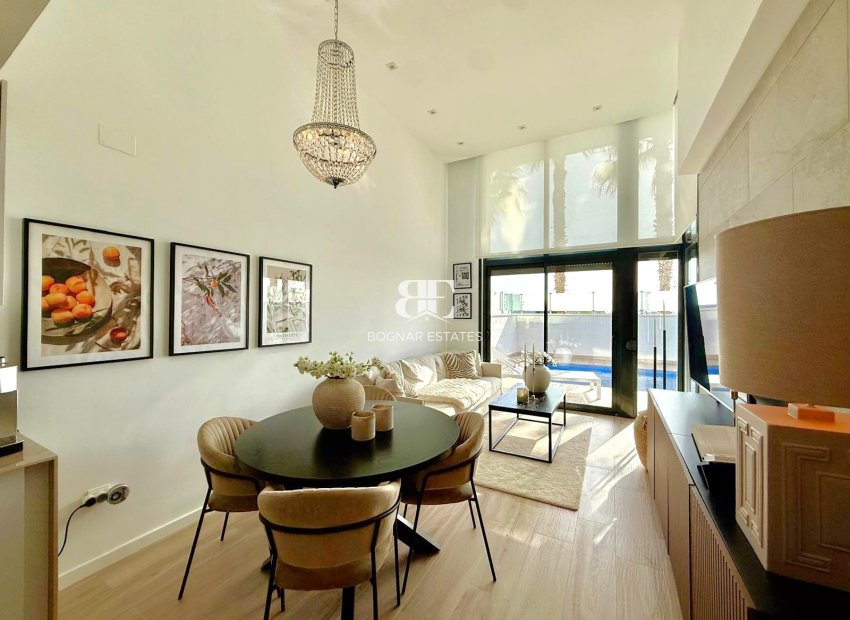 Resale - Villa -
Orihuela Costa - Lomas De Cabo Roig