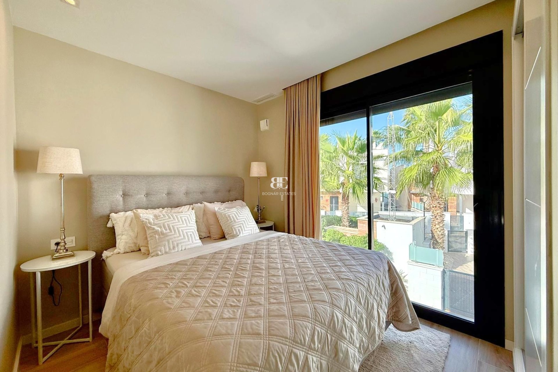 Resale - Villa -
Orihuela Costa - Lomas De Cabo Roig