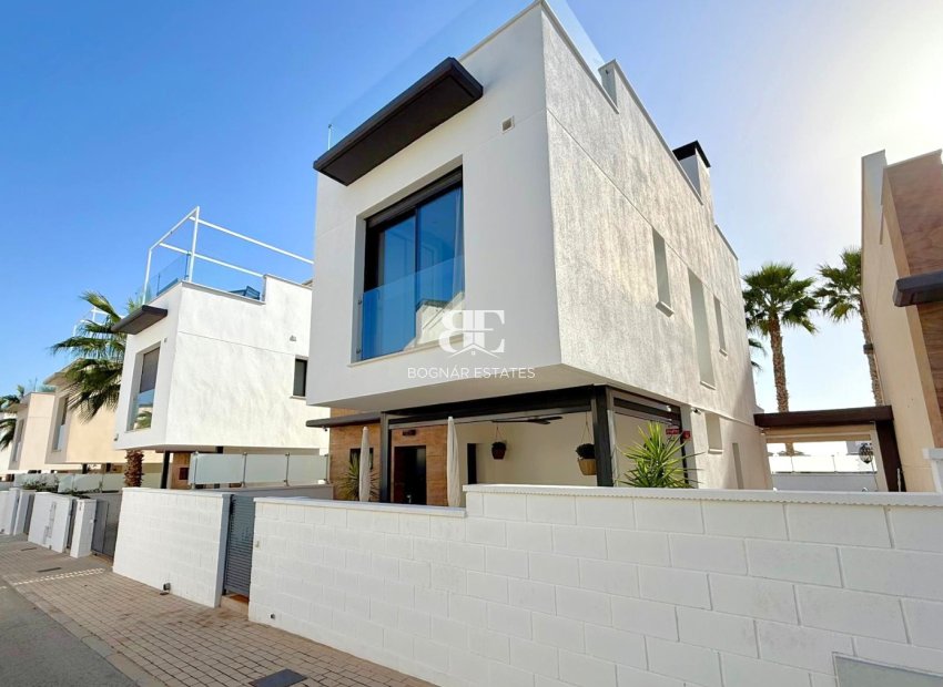Resale - Villa -
Orihuela Costa - Lomas De Cabo Roig