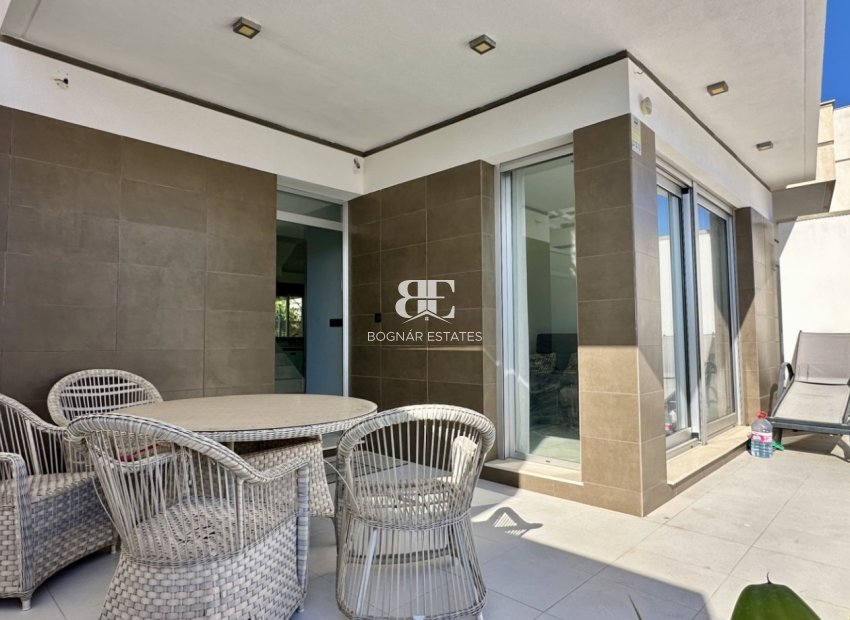 Resale - Villa -
Orihuela Costa - Lomas De Cabo Roig