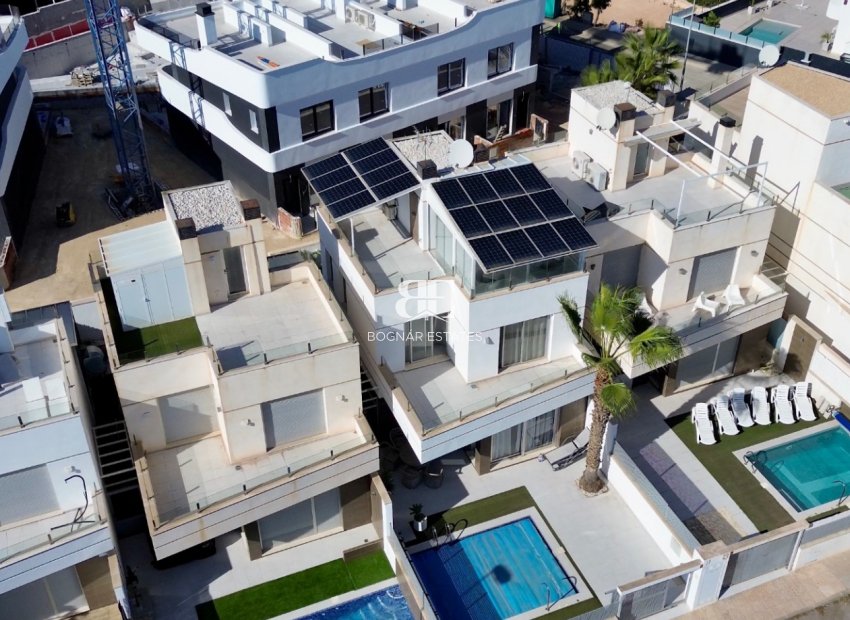 Resale - Villa -
Orihuela Costa - Lomas De Cabo Roig