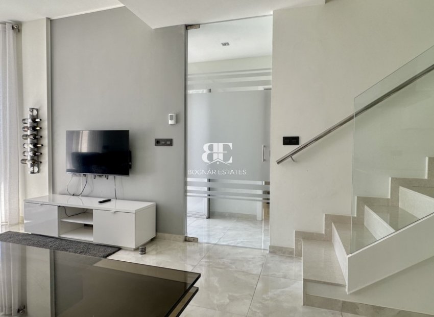 Resale - Villa -
Orihuela Costa - Lomas De Cabo Roig