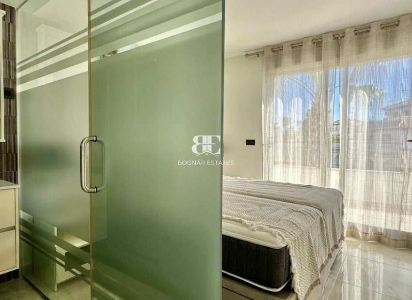 Resale - Villa -
Orihuela Costa - Lomas De Cabo Roig