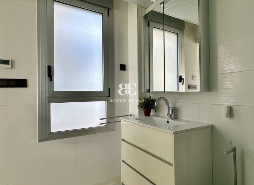 Resale - Villa -
Orihuela Costa - Lomas De Cabo Roig