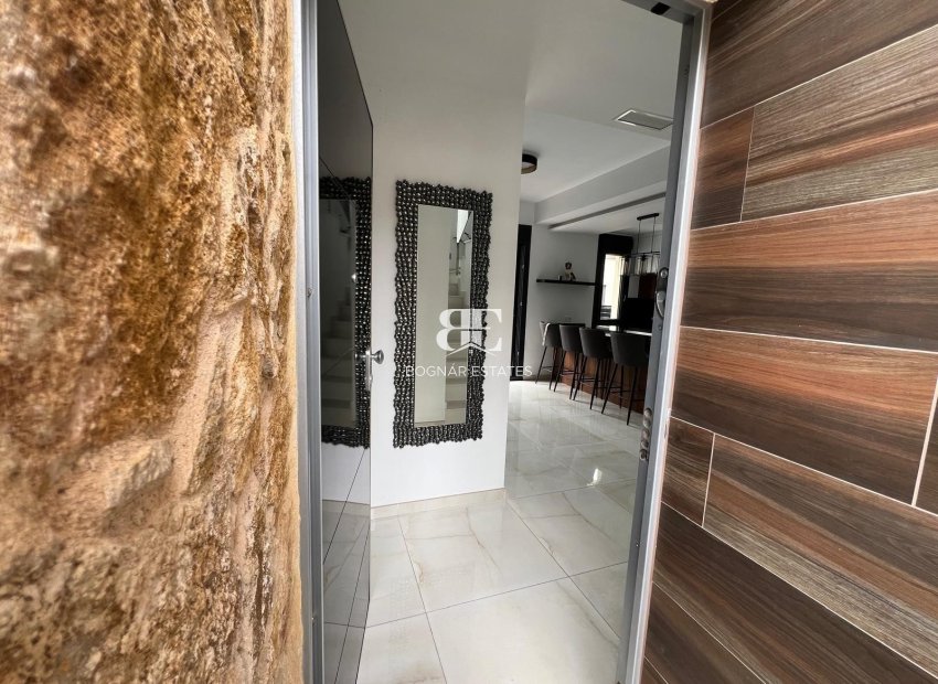 Resale - Villa -
Orihuela Costa - Lomas De Cabo Roig