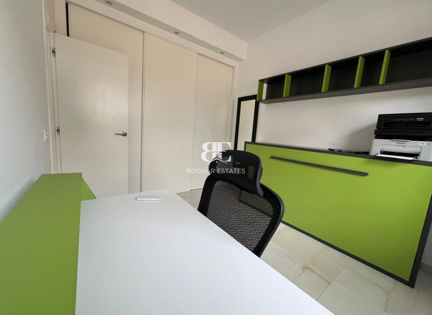 Resale - Villa -
Orihuela Costa - Lomas De Cabo Roig