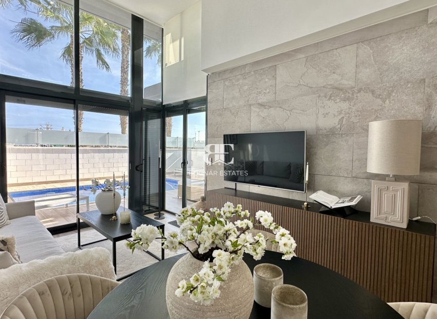 Resale - Villa -
Orihuela Costa - Lomas De Cabo Roig